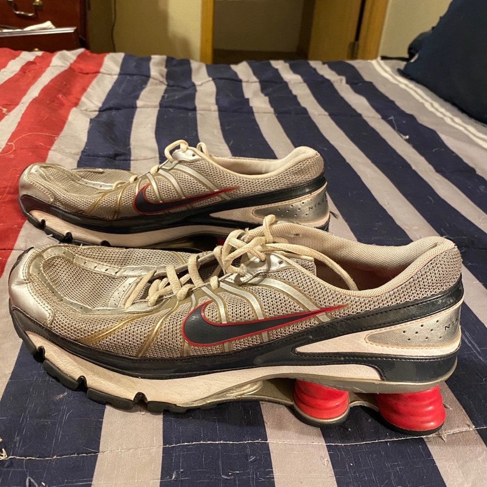 NIKE SHOX TURBO VII